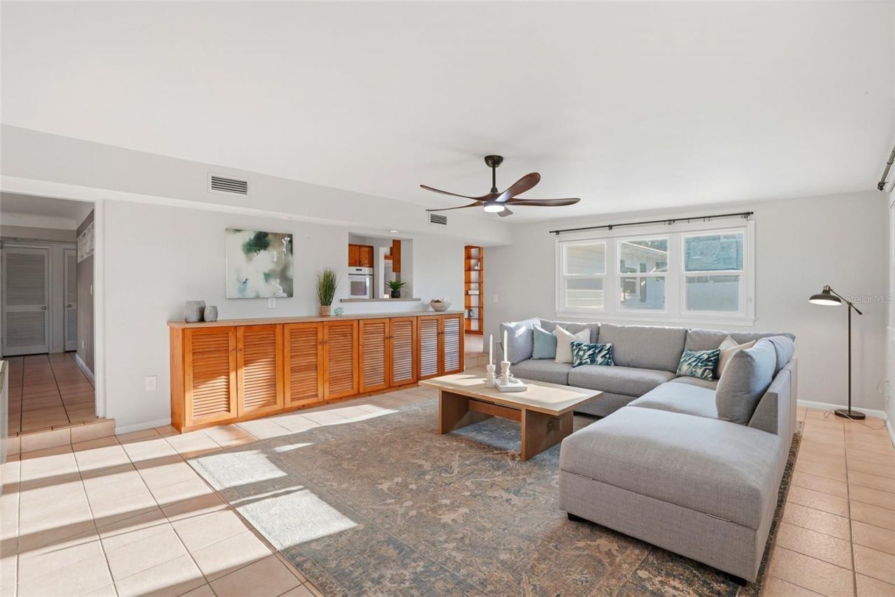 6900 10th Avenue N, Saint Petersburg, FL 33710 Photo