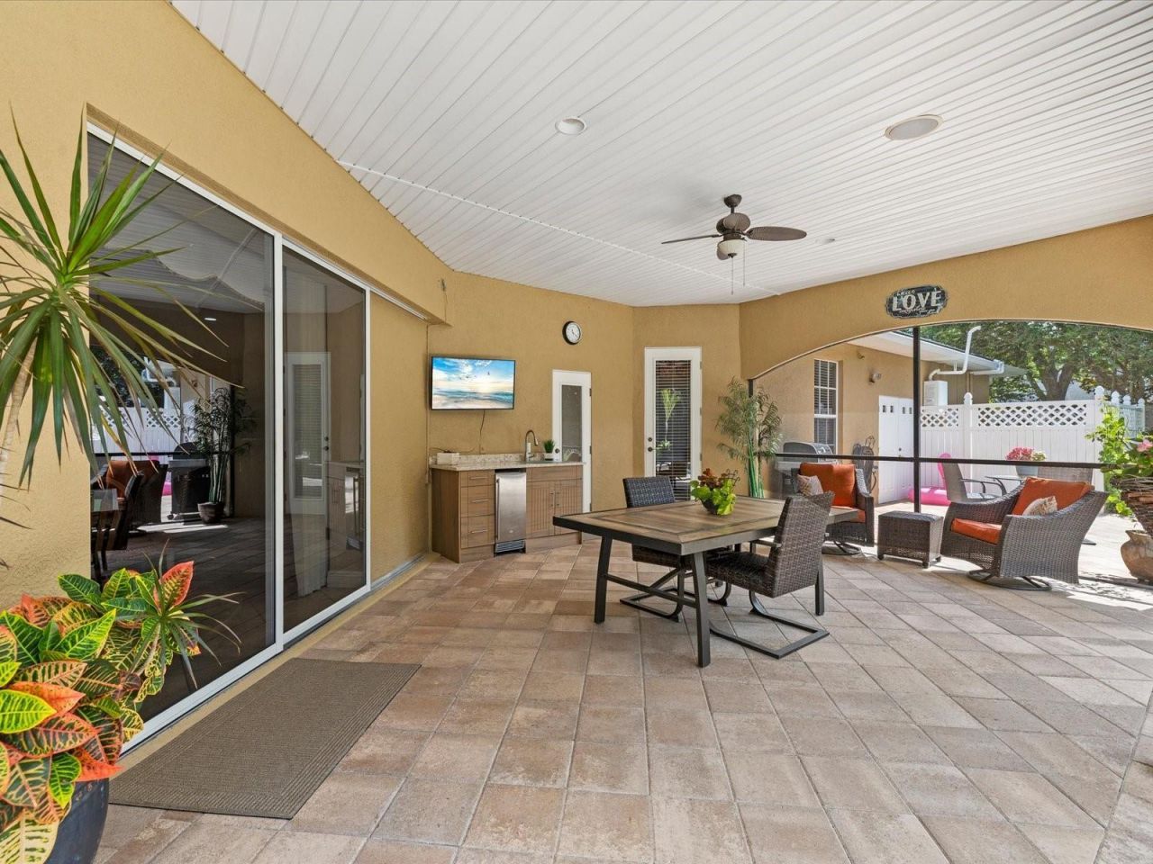19617 Eagle Crest Drive , Lutz, FL 33549 Photo