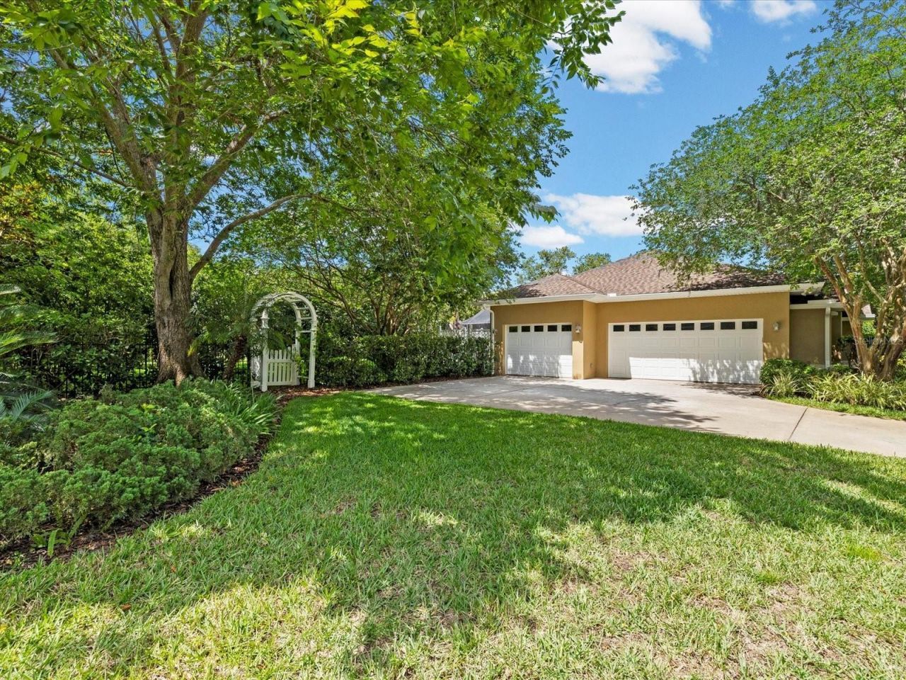 19617 Eagle Crest Drive , Lutz, FL 33549 Photo