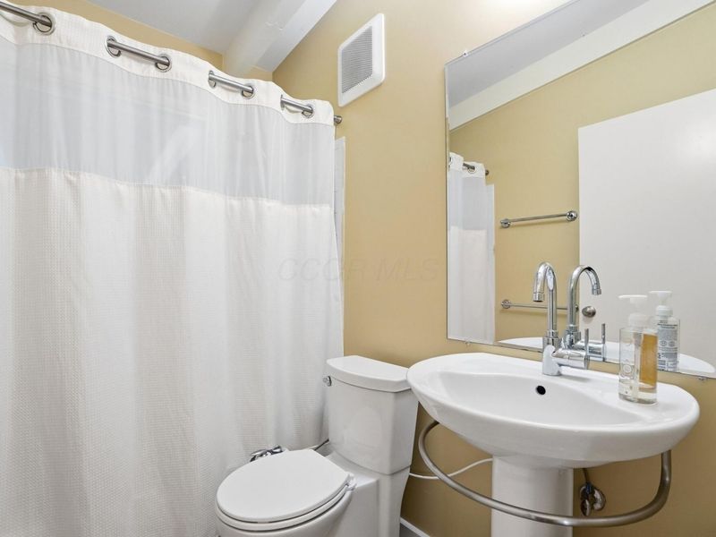 2451 Edgevale Road, Columbus, OH 43221 Photo 29