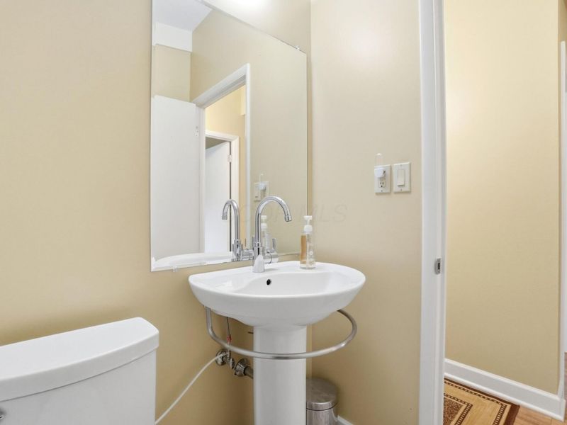 2451 Edgevale Road, Columbus, OH 43221 Photo 30