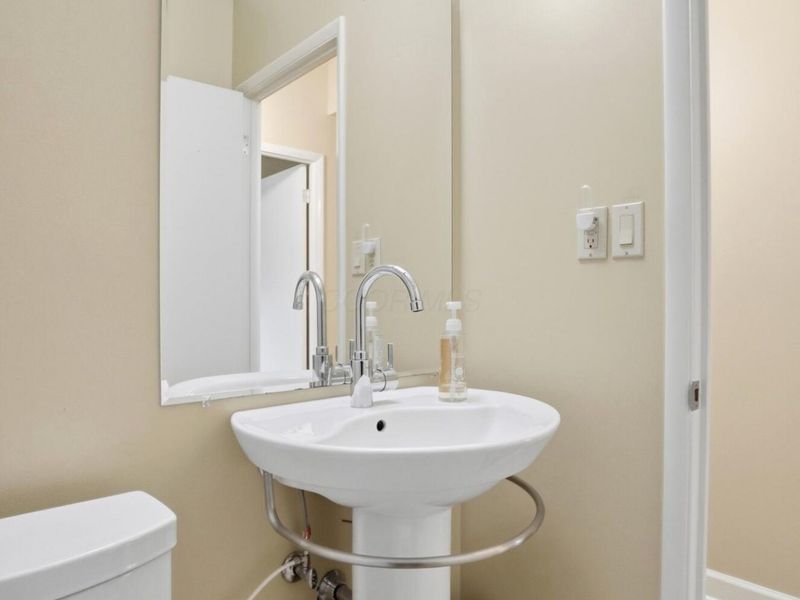 2451 Edgevale Road, Columbus, OH 43221 Photo 31