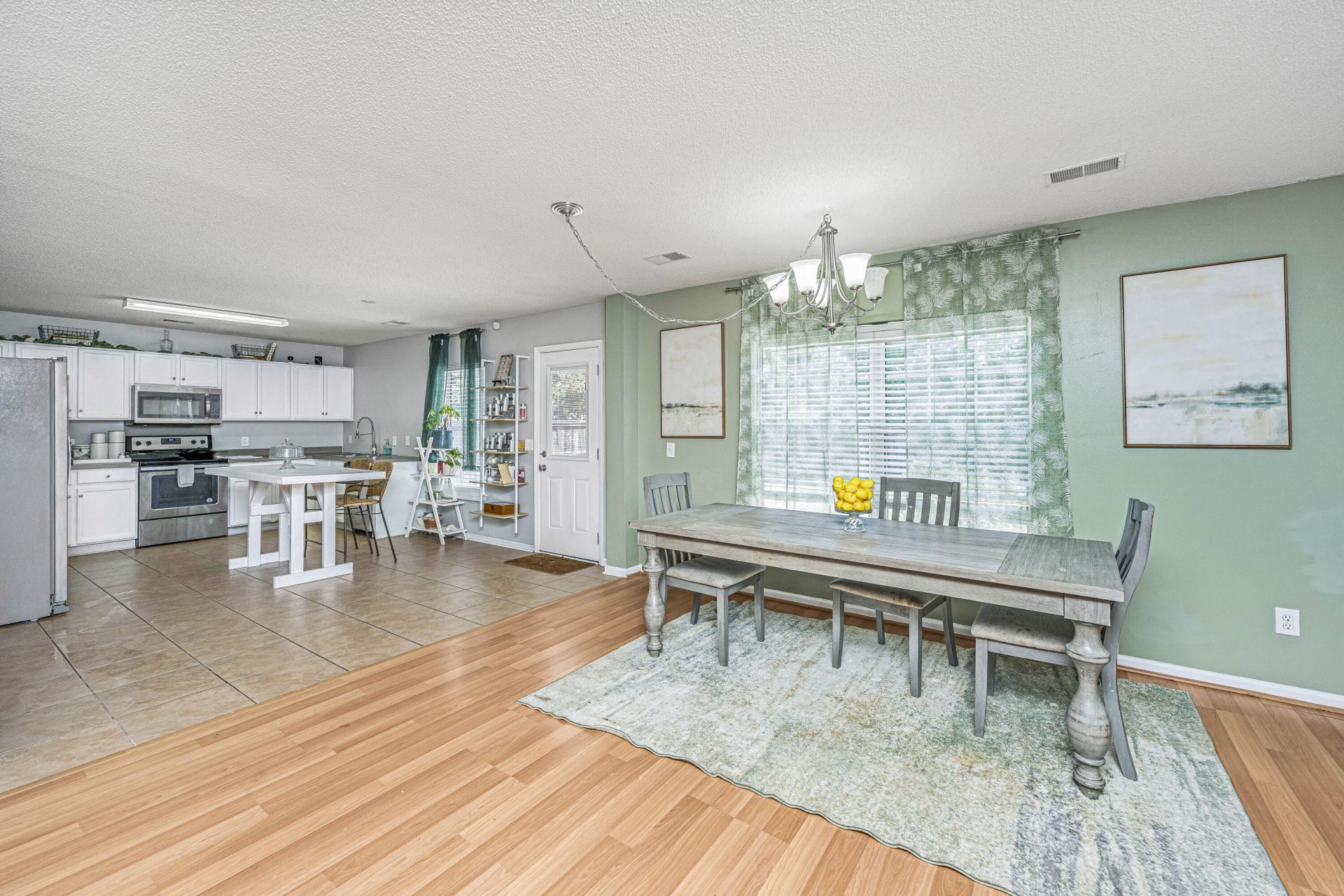 108 Tyron Road Photo 9
