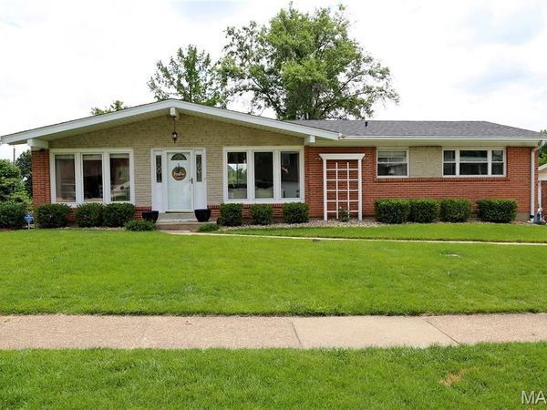 4640 Tauneybrook Drive, St Louis, MO 63128