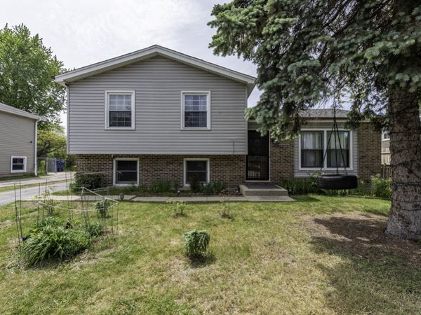3332 N Lewis Avenue, Waukegan, IL 60087