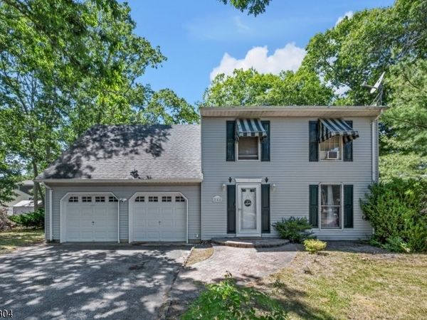 244 Juniper Ln, Lacey, NJ 08731