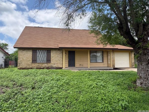 6286 Apple Valley Drive, San Antonio, TX 78242