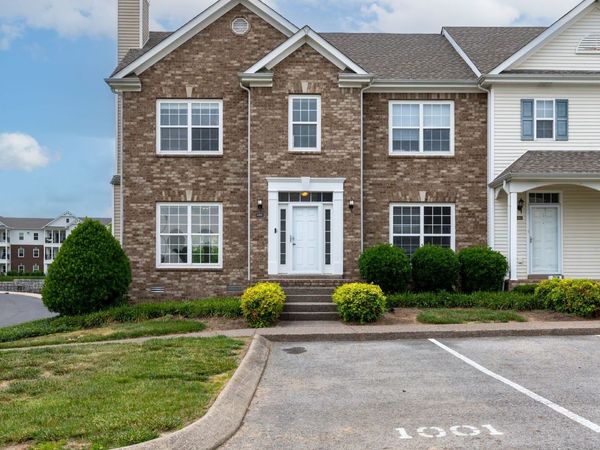 1001 McKenna Dr , Thompsons Station, TN 37179