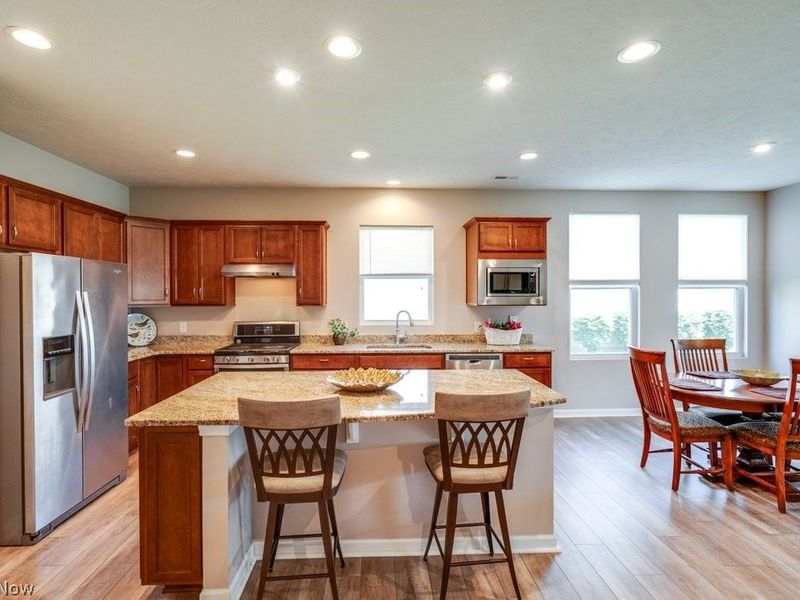 8081 Parkcroft Drive, Mentor, OH 44060 Photo 5