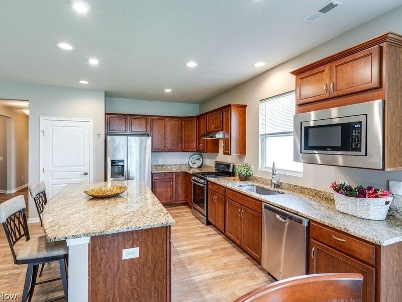 8081 Parkcroft Drive, Mentor, OH 44060 Photo 6