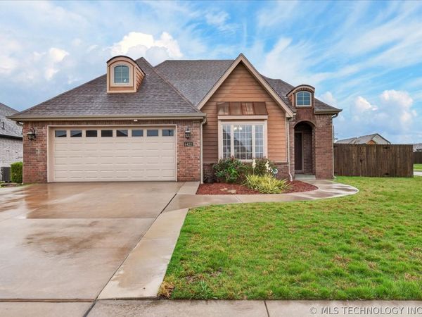 6422 Foxtail Park Drive , Bartlesville, OK 74006