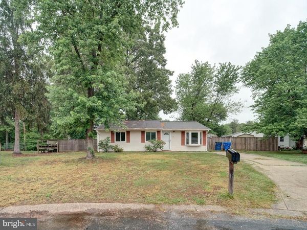 10 BEXHILL COURT , WALDORF, MD 20602