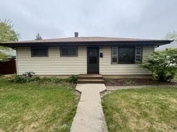 6438 S 20th St, Milwaukee, WI 53221