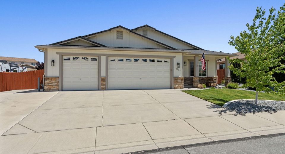 18324 Panda Bear Court, Reno, NV 89508 Photo