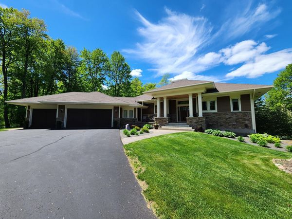 1415 Thelen Farm Trail , Houlton, WI 54082