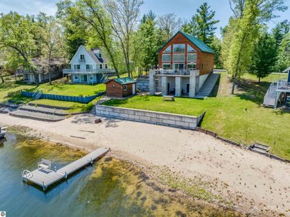 3319 Ogemaw Trail S West Branch, MI 48661