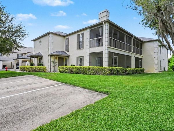 13030 VILLAGE CHASE CIRCLE , TAMPA, FL 33618