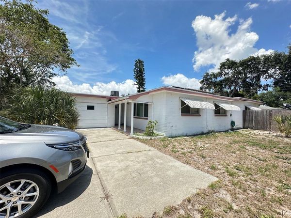 5671 ORANGE ROAD, SEMINOLE, FL 33772