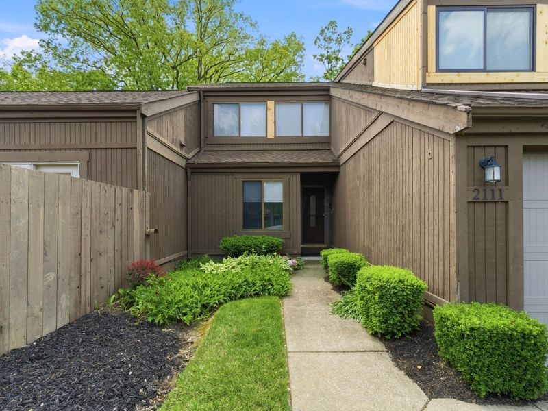 2111 Brookhurst Avenue, Unit C, Columbus, OH 43229 Photo 2