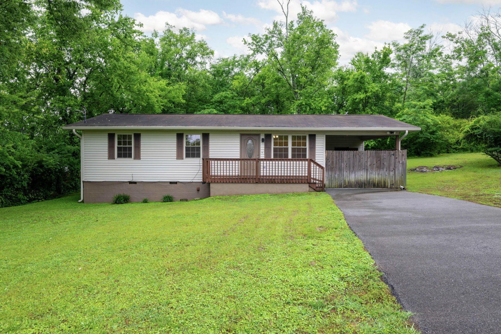 3302 Lee Avenue Chattanooga, TN 37419