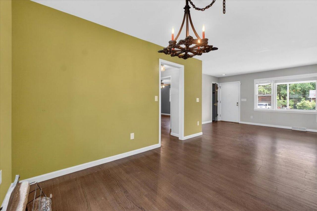 4761 Farmal Street Photo 12