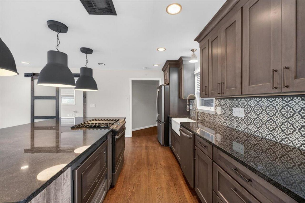 4761 Farmal Street Photo 17