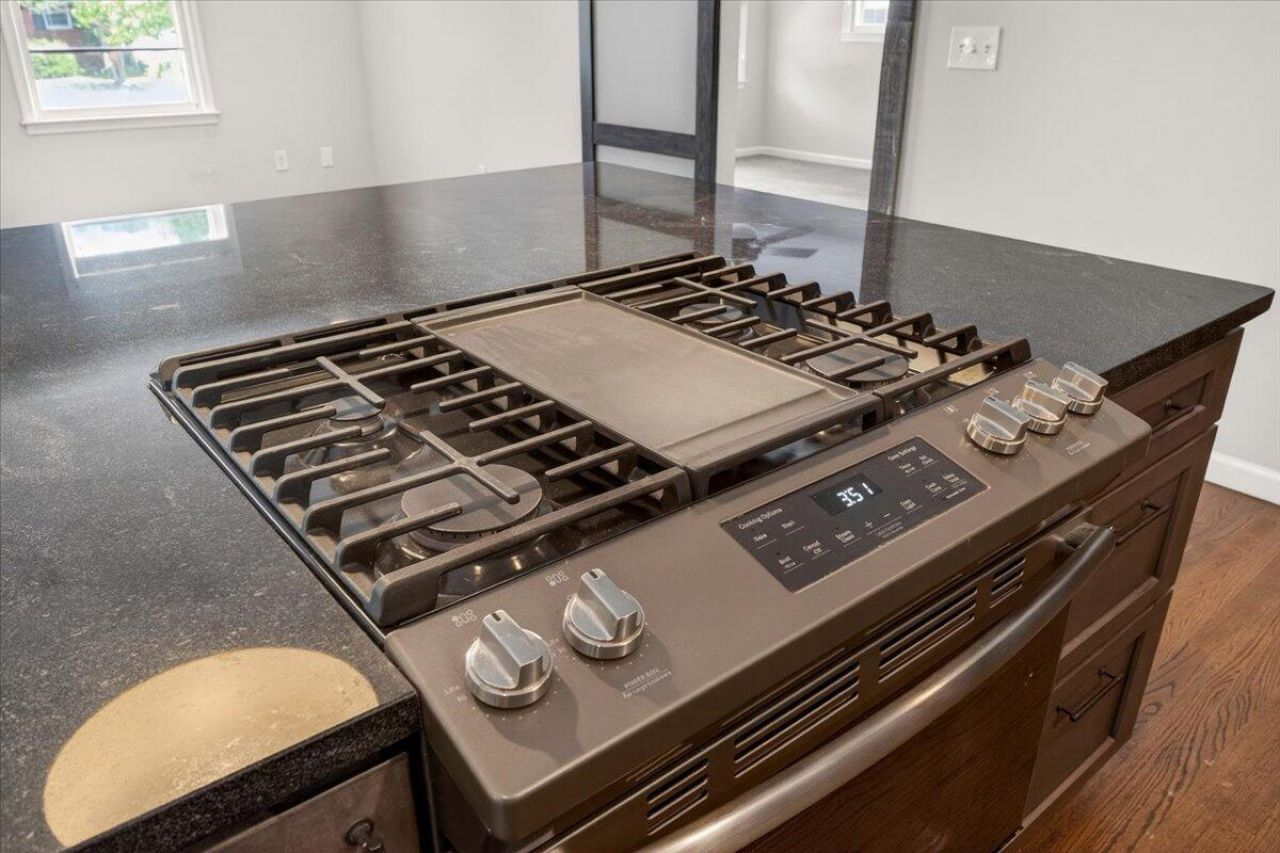 4761 Farmal Street Photo 22