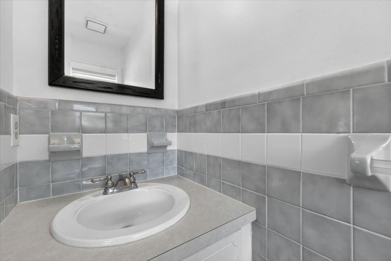 4761 Farmal Street Photo 36