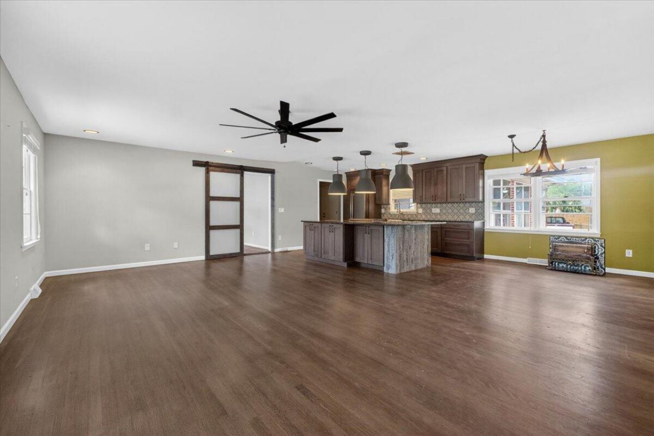 4761 Farmal Street Photo 8