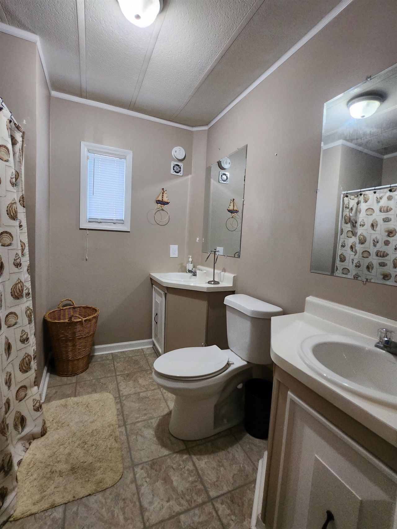 433 E Banks Dr.  Photo 34