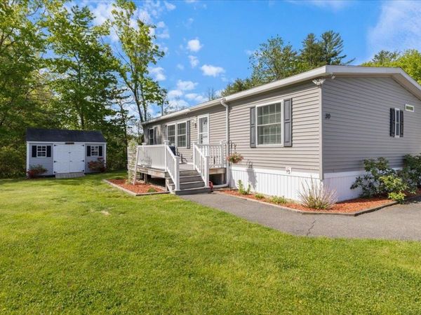 30 Eglin Boulevard, Londonderry, NH 03053
