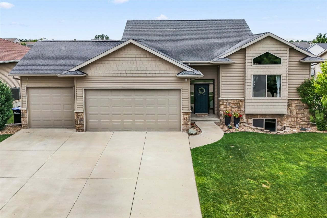 3589 Faulkner Avenue, Marion, IA 52302 Main Photo