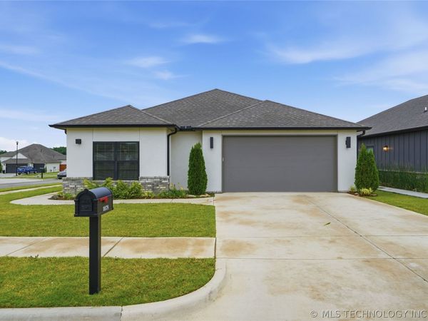 2078 E 130th Street S, Jenks, OK 74008