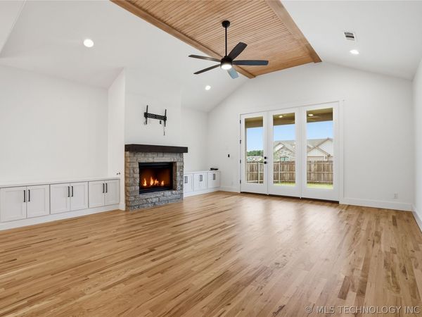 2078 E 130th Street S, Jenks, OK 74008