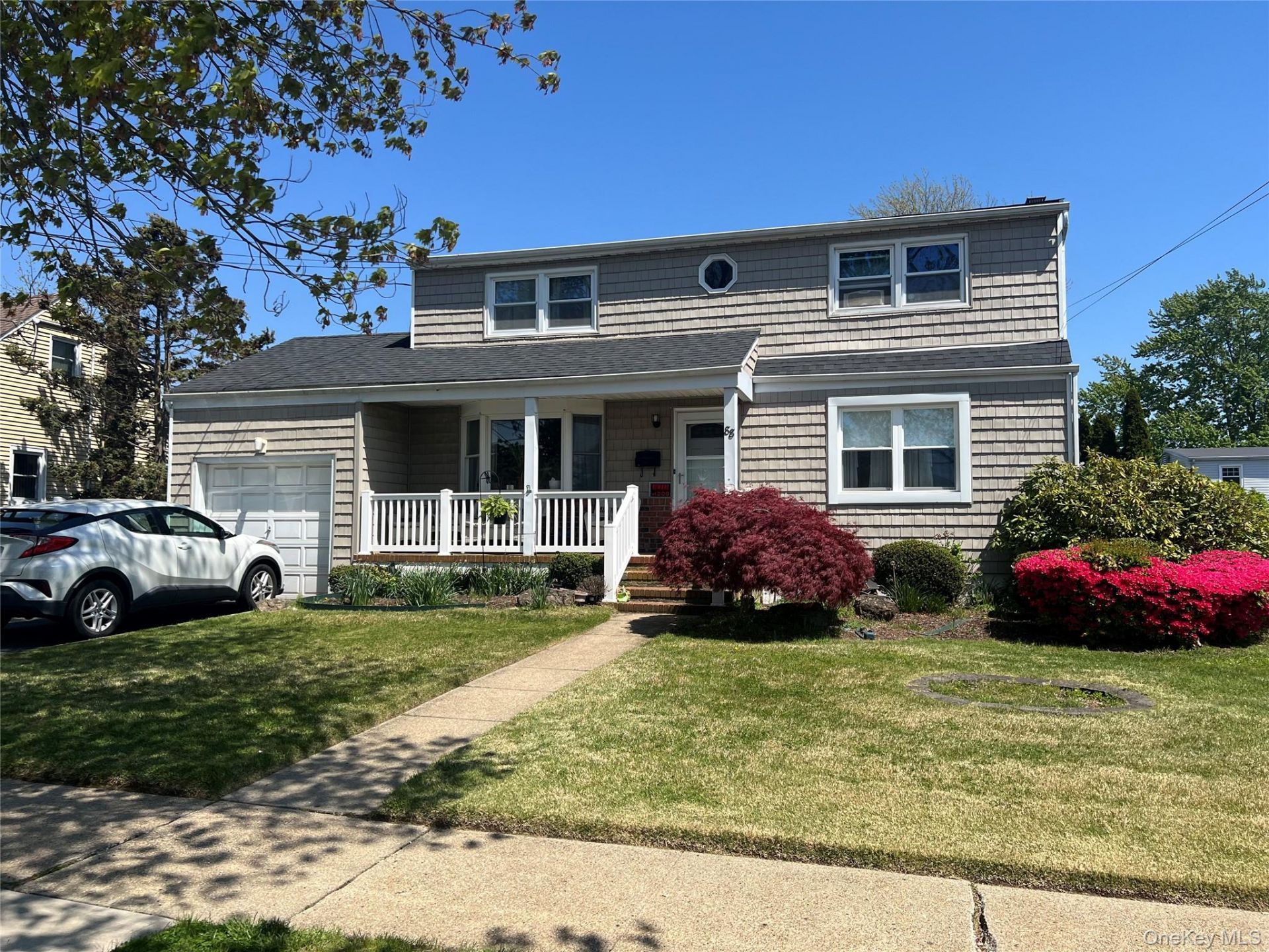 88 Crestwood Boulevard , Farmingdale, NY 11735 Main Photo