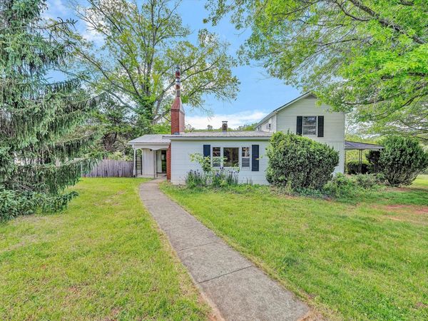 5328 White House RD , Moneta, VA 24121