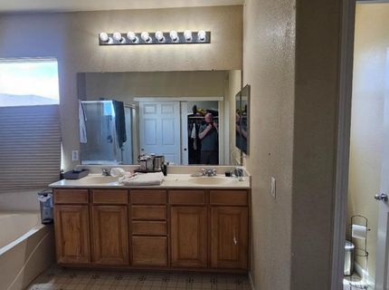 28 Skarda Ct, Sacramento, CA 95835 Photo