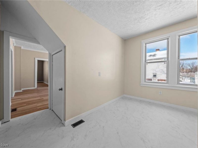 3325 W 98th Street , Cleveland, OH 44102 Photo 18