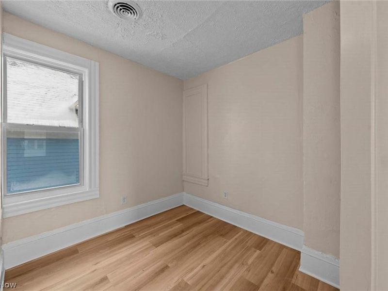 3325 W 98th Street , Cleveland, OH 44102 Photo 25