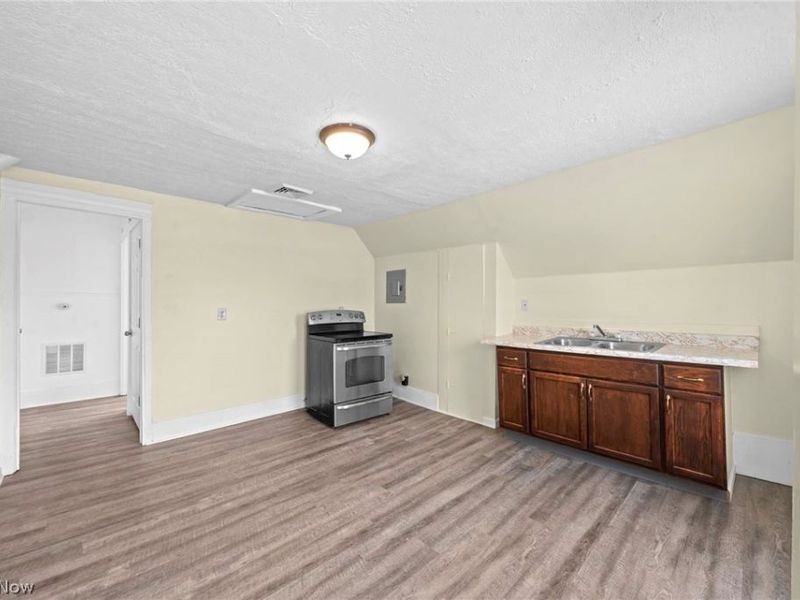 3325 W 98th Street , Cleveland, OH 44102 Photo 26