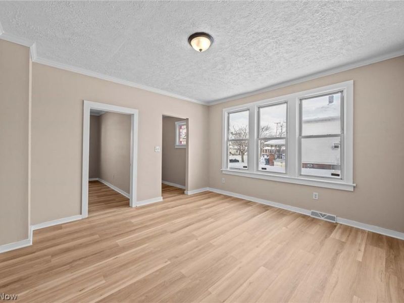 3325 W 98th Street , Cleveland, OH 44102 Photo 4