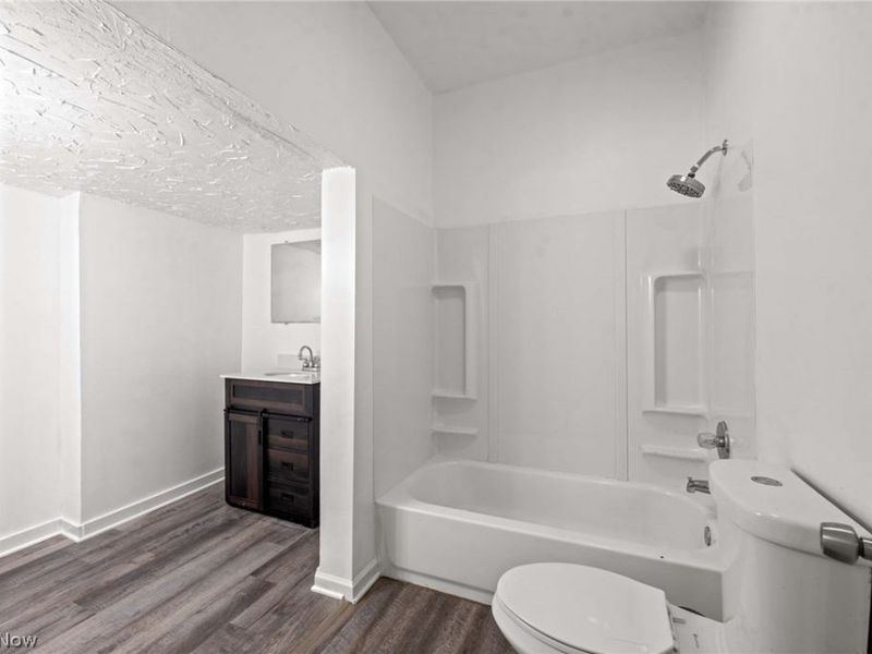 3325 W 98th Street , Cleveland, OH 44102 Photo 6