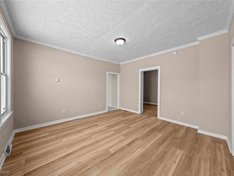 3325 W 98th Street , Cleveland, OH 44102 Photo 9