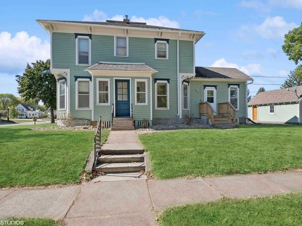 303 NW 3rd Street, Waverly, IA 50677