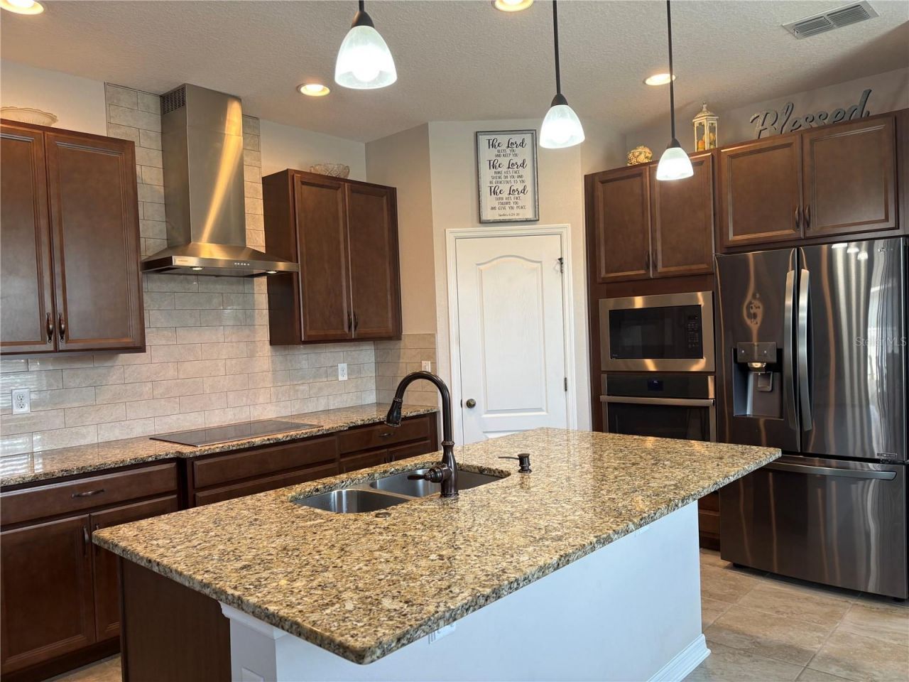 17042 Crestmont Boulevard , Clermont, FL 34711 Photo
