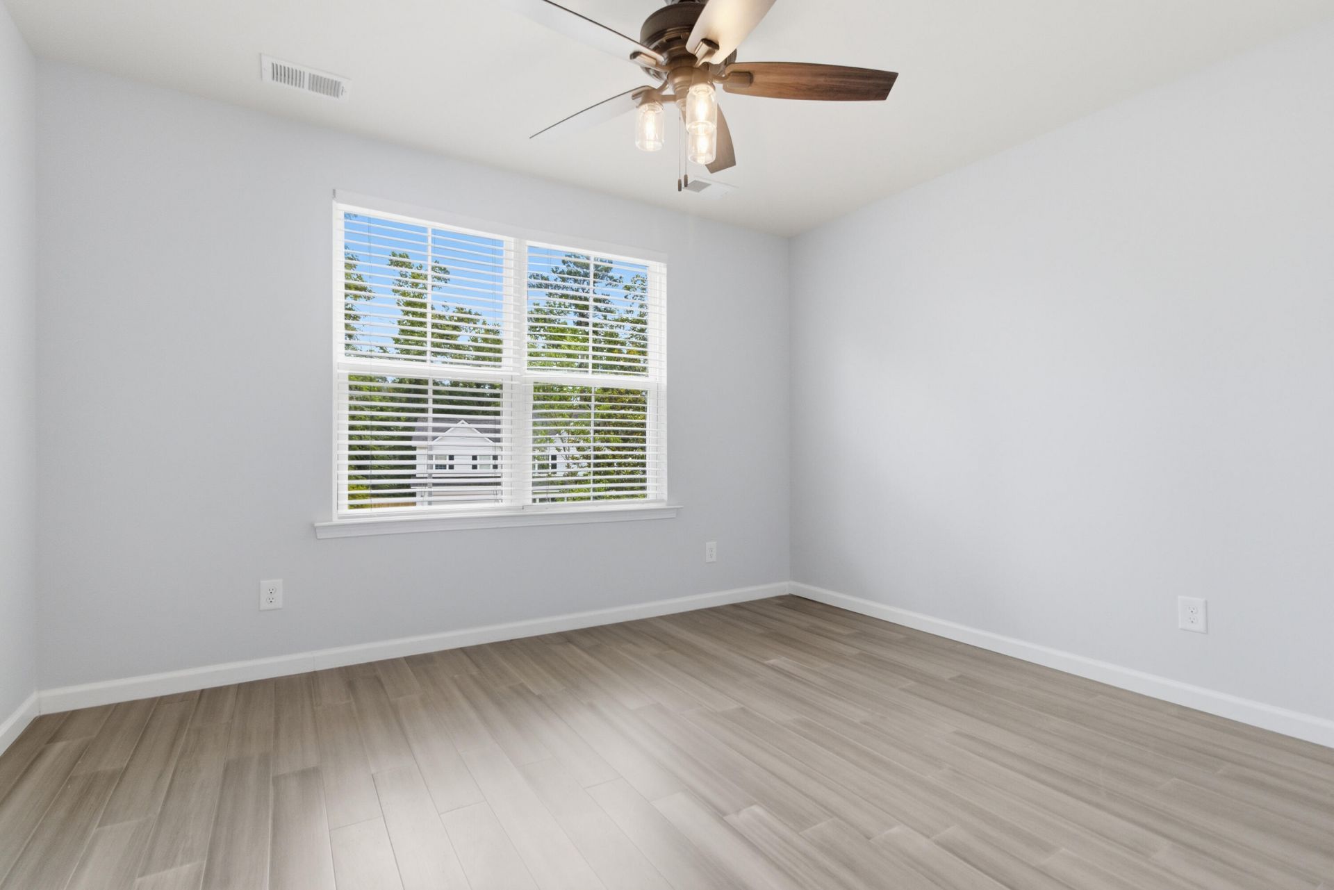 128 Swan Drive Photo 24