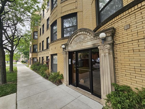 2454 W Catalpa Avenue , Unit 2, Chicago, IL 60625