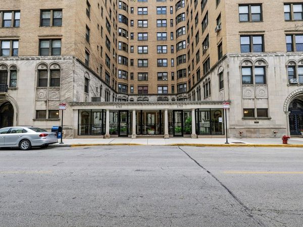 1755 E 55th Street , Unit 605, Chicago, IL 60615