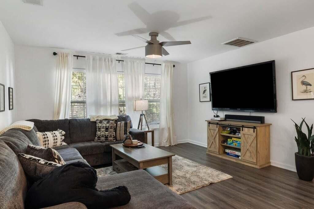1207 Vistiana Drive Photo 9