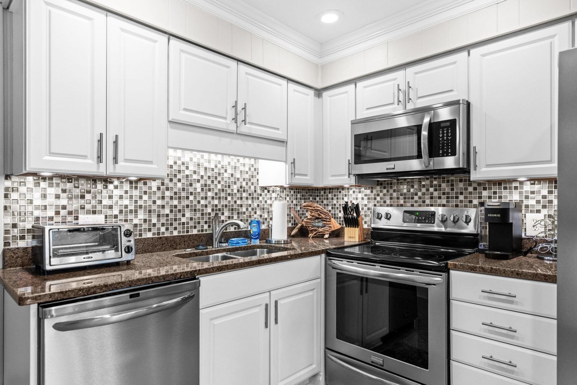 9660 Shore Dr. Photo 19